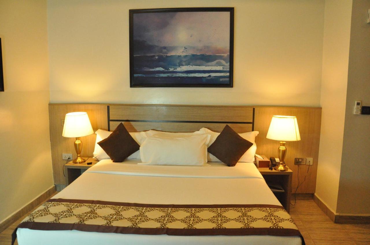 Moz One Executive Guest Rooms Agadez Mobushipe Eksteriør bilde